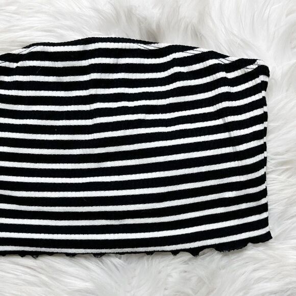 ASOS striped ruffle trim crop top black & white size 4 - Picture 2 of 5